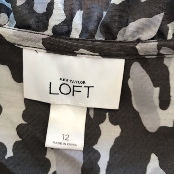 Ann Taylor LOFT blouse - Picture 2 of 2